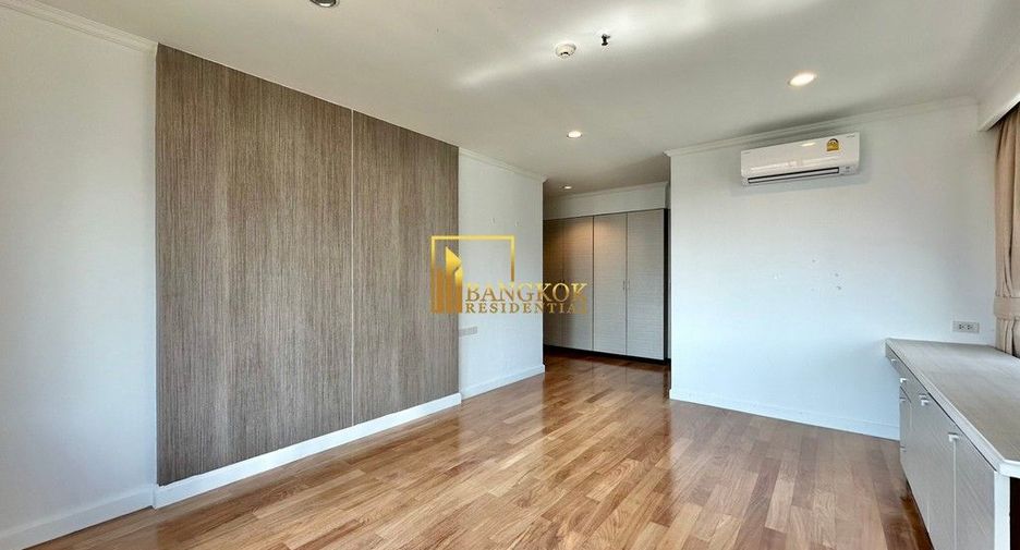 For rent 4 bedrooms apartment in Khlong Toei, Bangkok
