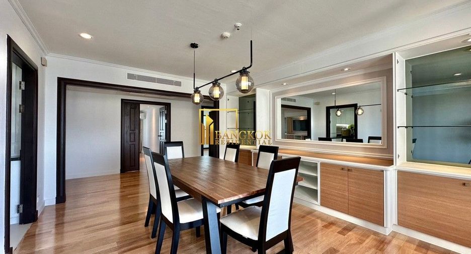 For rent 4 bedrooms apartment in Khlong Toei, Bangkok