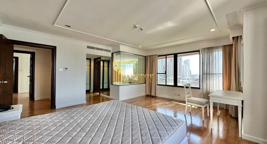 For rent 4 bedrooms apartment in Khlong Toei, Bangkok