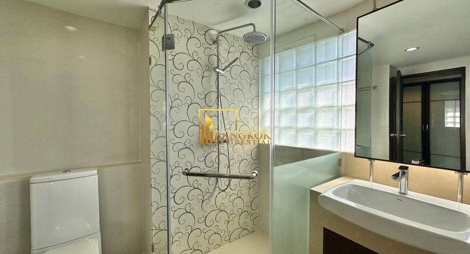 For rent 4 bedrooms apartment in Khlong Toei, Bangkok