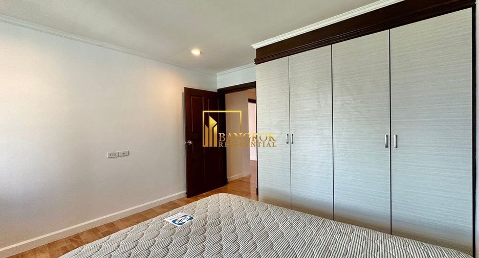 For rent 4 bedrooms apartment in Khlong Toei, Bangkok
