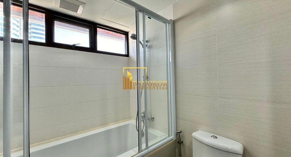 For rent 4 bedrooms apartment in Khlong Toei, Bangkok