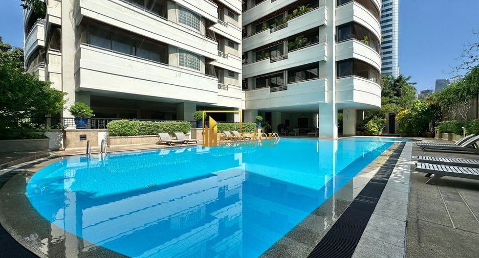 For rent 4 bedrooms apartment in Khlong Toei, Bangkok