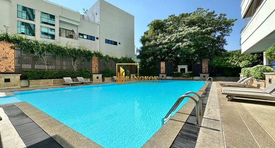 For rent 4 bedrooms apartment in Khlong Toei, Bangkok
