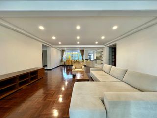 For rent 3 bedrooms apartment in Khlong Toei, Bangkok