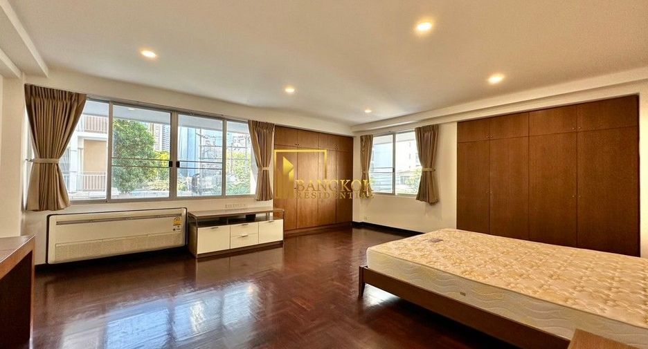 For rent 3 bedrooms apartment in Khlong Toei, Bangkok