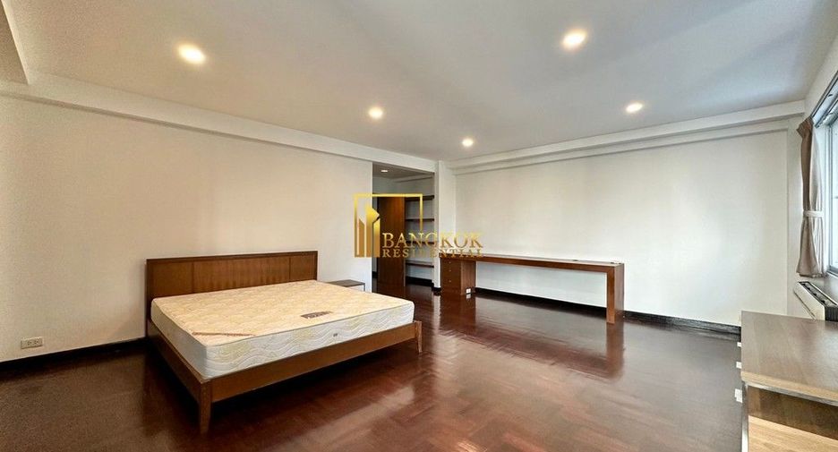 For rent 3 bedrooms apartment in Khlong Toei, Bangkok