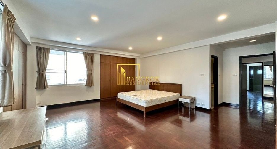 For rent 3 bedrooms apartment in Khlong Toei, Bangkok