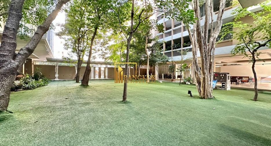 For rent 3 bedrooms apartment in Khlong Toei, Bangkok