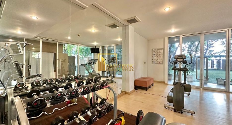 For rent 3 bedrooms apartment in Khlong Toei, Bangkok