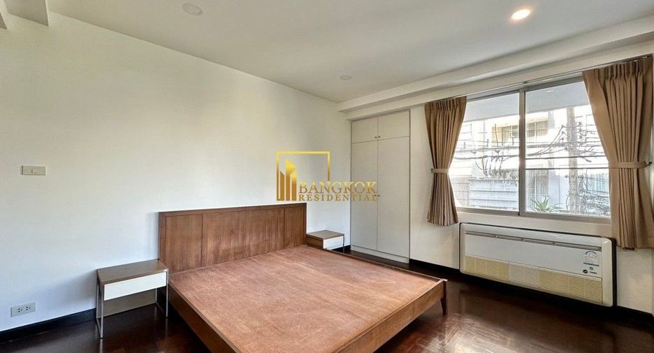 For rent 3 bedrooms apartment in Khlong Toei, Bangkok