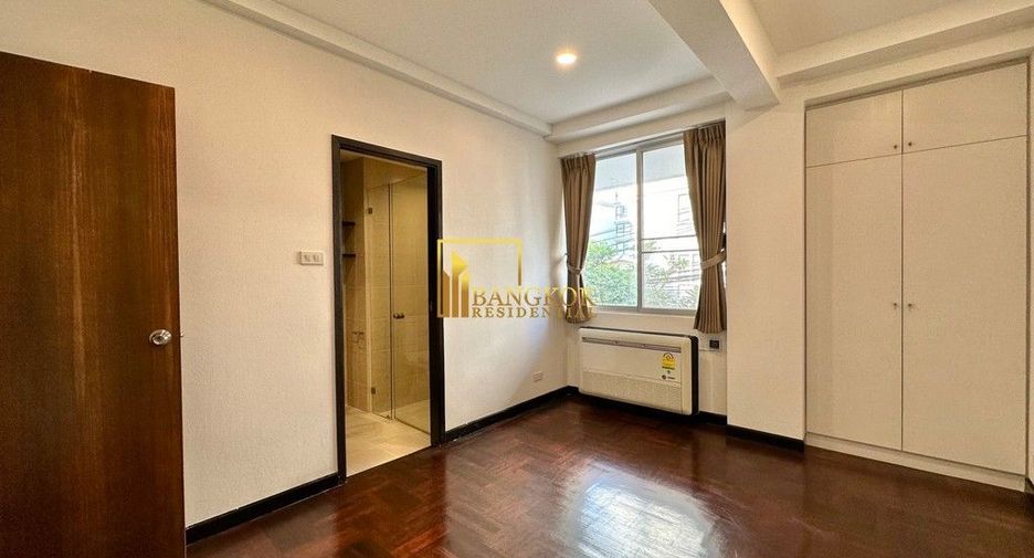 For rent 3 bedrooms apartment in Khlong Toei, Bangkok