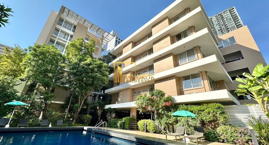 For rent 3 bedrooms apartment in Khlong Toei, Bangkok