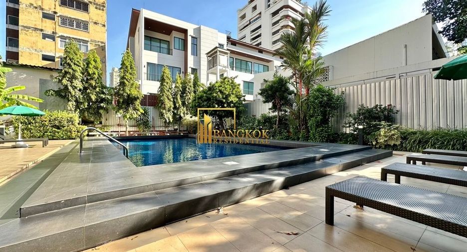 For rent 3 bedrooms apartment in Khlong Toei, Bangkok