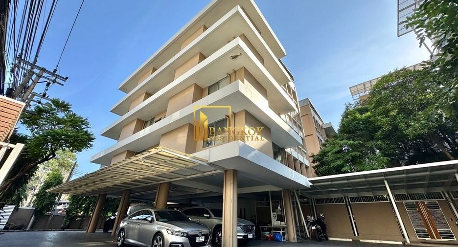 For rent 3 bedrooms apartment in Khlong Toei, Bangkok