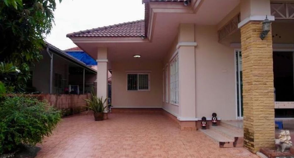 For rent 2 bedrooms house in Si Racha, Chonburi