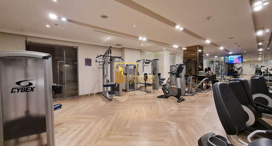 For rent 2 bedrooms serviced apartment in Watthana, Bangkok