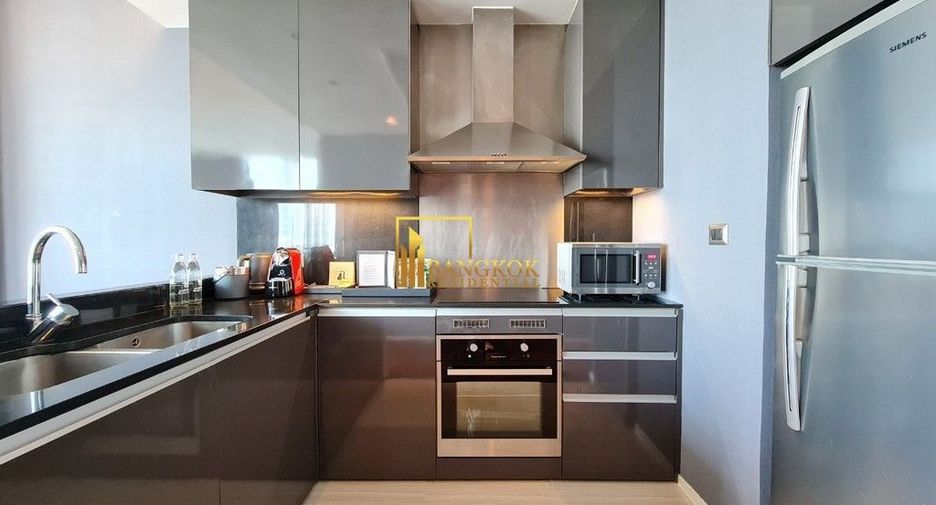 For rent 2 bedrooms serviced apartment in Watthana, Bangkok