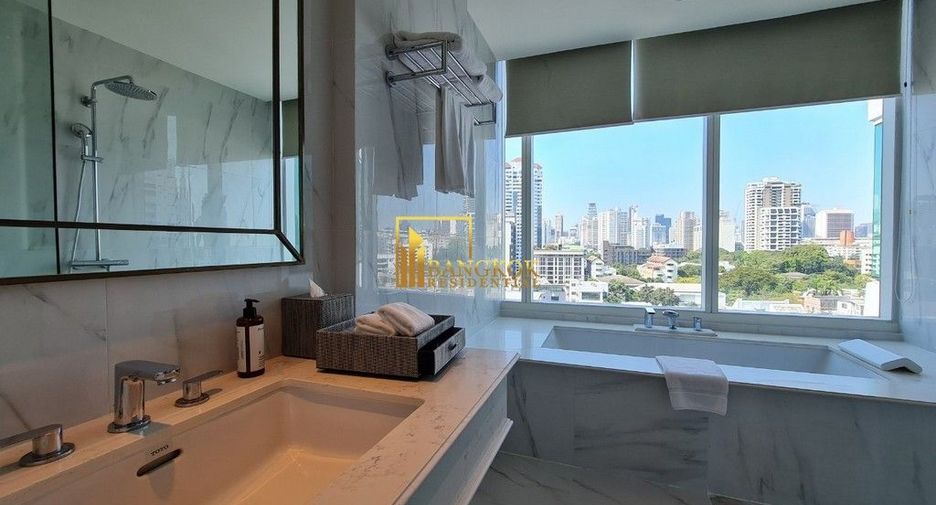 For rent 2 bedrooms serviced apartment in Watthana, Bangkok