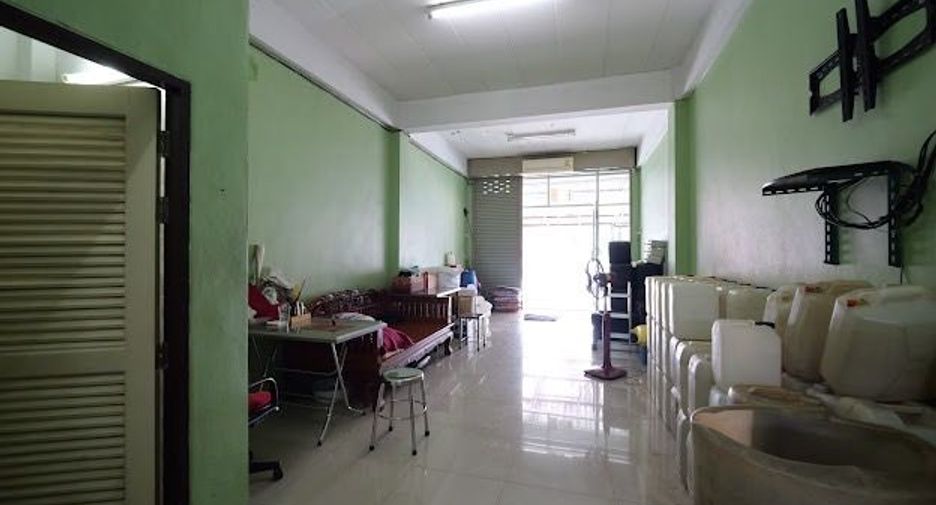 For sale retail Space in Lam Luk Ka, Pathum Thani