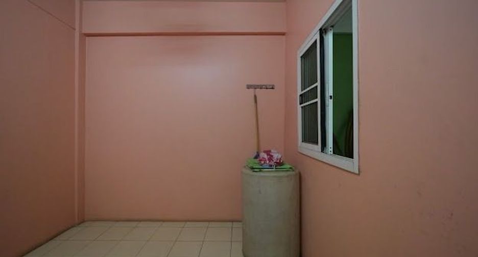 For sale retail Space in Lam Luk Ka, Pathum Thani