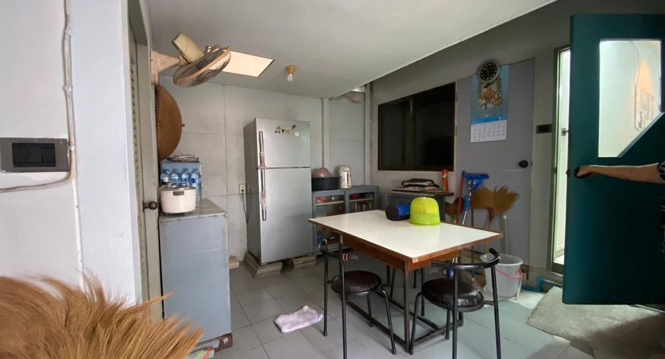 For sale studio townhouse in Chatuchak, Bangkok