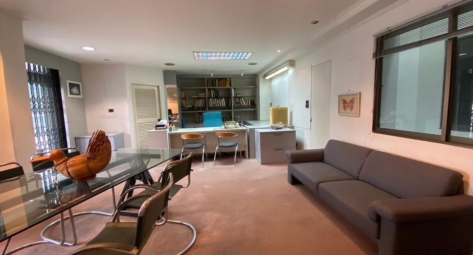 For sale studio townhouse in Chatuchak, Bangkok