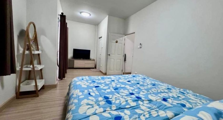 Haus zur Miete mit 3 Zimmer in Si Racha, Chonburi