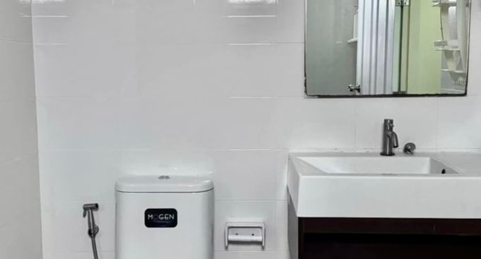 Haus zur Miete mit 3 Zimmer in Si Racha, Chonburi