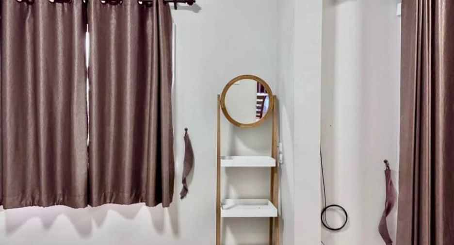 Haus zur Miete mit 3 Zimmer in Si Racha, Chonburi