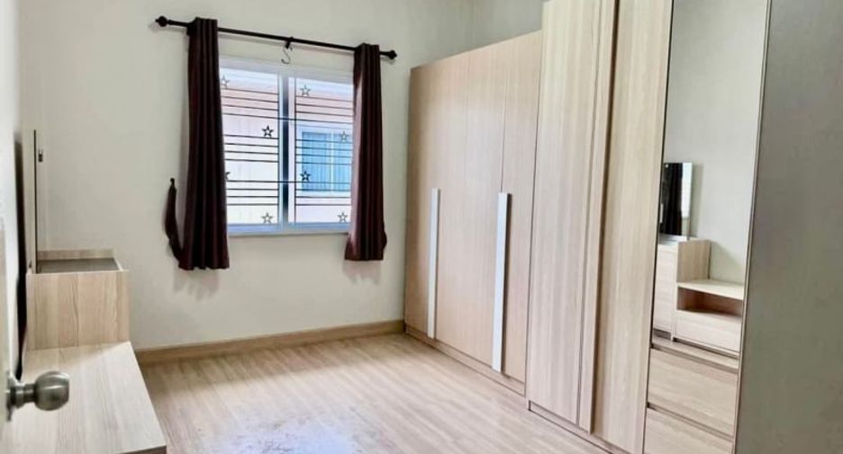 Haus zur Miete mit 3 Zimmer in Si Racha, Chonburi