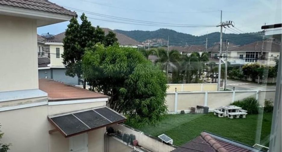 Haus zur Miete mit 3 Zimmer in Si Racha, Chonburi