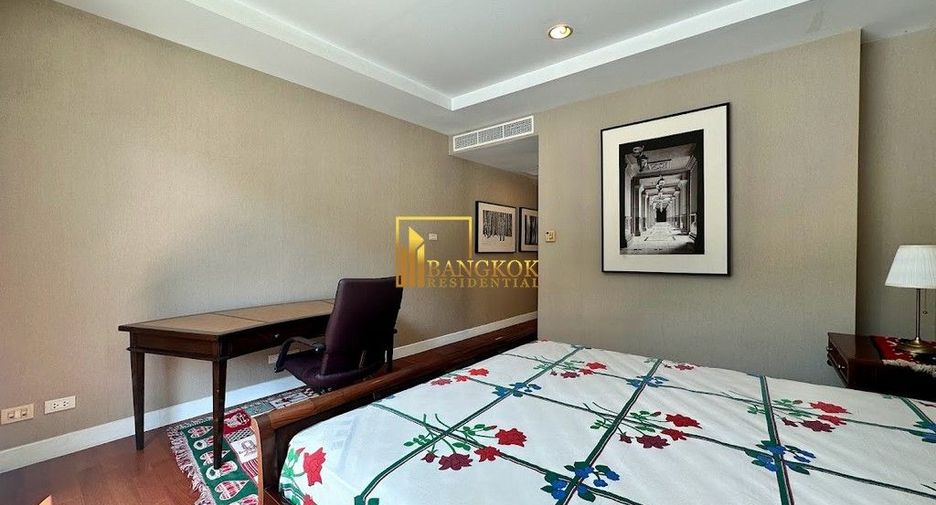 À louer 3 chambres condo à Sathon, Bangkok