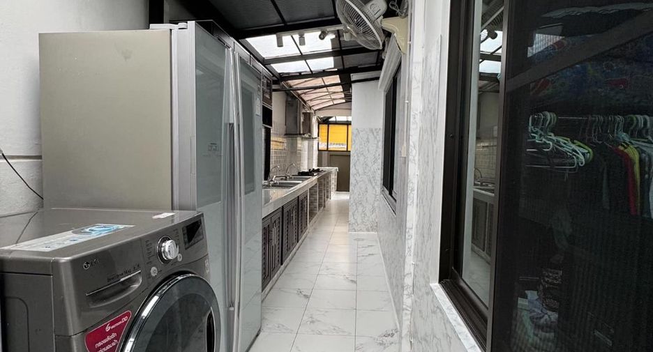 Casa en venta de 4 habitaciones en Bang Phli, Samut Prakan