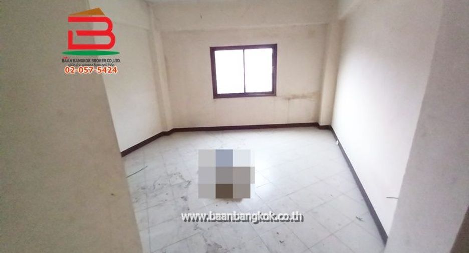 Gewerbefläche zur Miete und zum Kauf mit 15 Zimmer in Thanyaburi, Pathum Thani