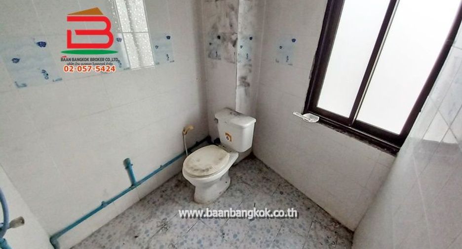 Gewerbefläche zur Miete und zum Kauf mit 15 Zimmer in Thanyaburi, Pathum Thani