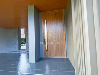 For rent そして for sale 5 Beds house in Wang Thonglang, Bangkok