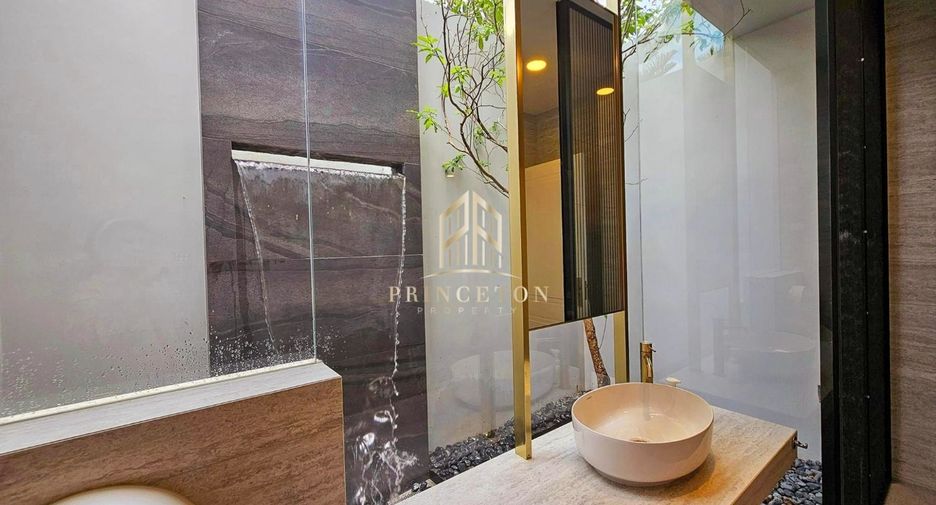 For rent and for sale 5 bedrooms house in Saphan Sung, Bangkok