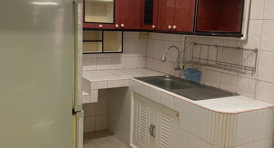 Аренда 2 спальни таунхаус в Пхра Кханонг, Бангкок