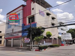 For sale 5 bedrooms retail Space in Huai Khwang, Bangkok