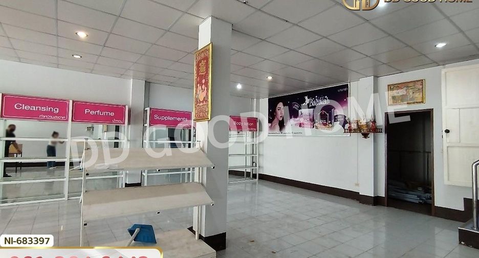 For sale 3 bedrooms retail Space in Kabin Buri, Prachin Buri