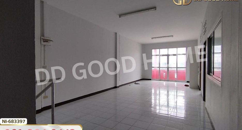 For sale 3 bedrooms retail Space in Kabin Buri, Prachin Buri