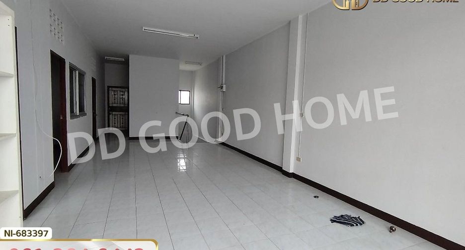 For sale 3 bedrooms retail Space in Kabin Buri, Prachin Buri