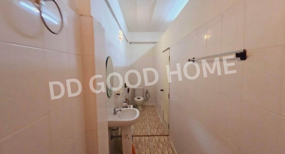 For sale 4 bedrooms retail Space in Bang Sue, Bangkok