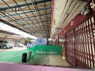 For rent and for sale 4 bedrooms retail Space in Bangkok Noi, Bangkok