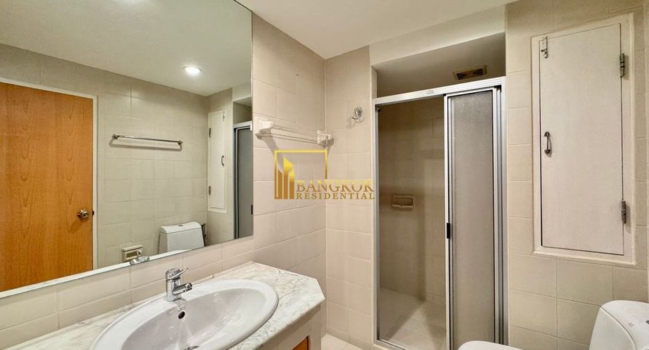 À louer 2 chambres condo à Pathum Wan, Bangkok