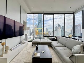 For rent 2 bedrooms condo in Bang Rak, Bangkok