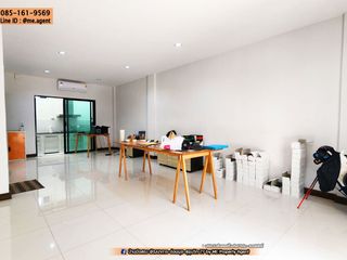 For rent and for sale 3 bed townhouse in Bang Phli, Samut Prakan