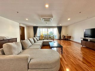 For rent 2 bedrooms apartment in Khlong Toei, Bangkok