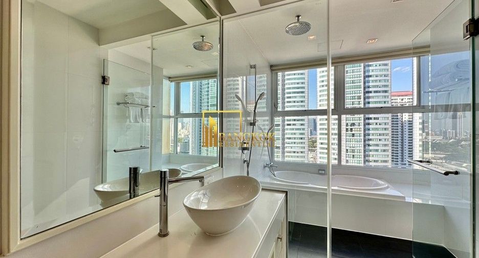 Apartamento en alquiler de 3 habitaciones en Khlong Toei, Bangkok
